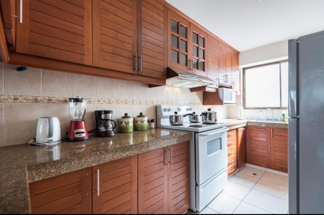 New Apartment In Miraflores! Laromar Area! Lima Exterior foto